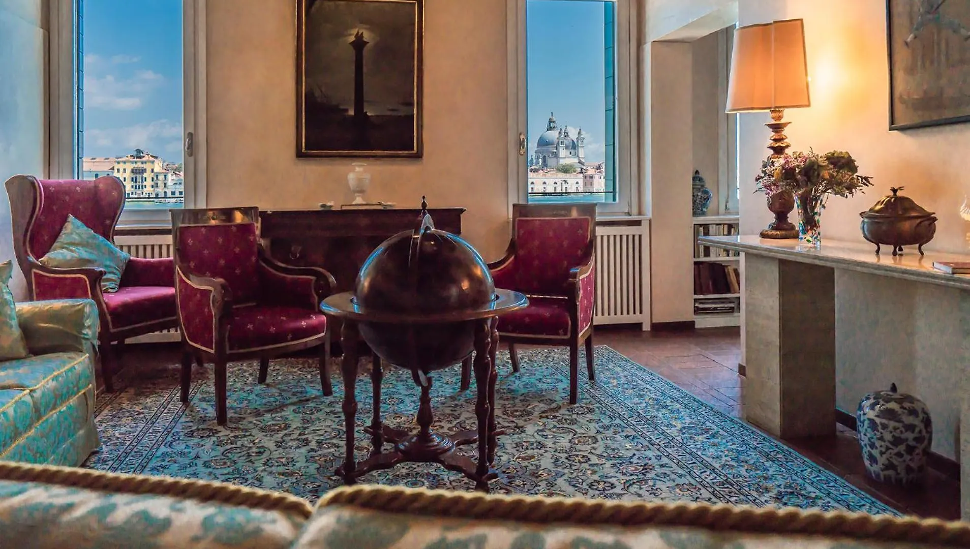 Giudecca Apartment contacts